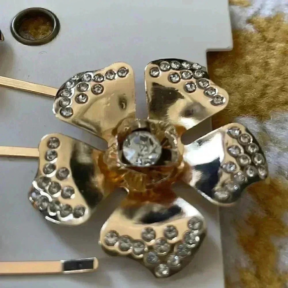 Anthropologie for brass flora crystal bobby pins - Picture 3 of 4